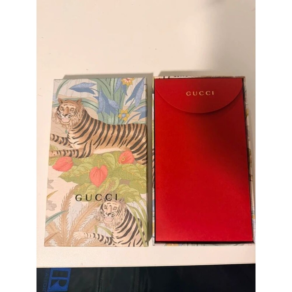 Gucci Tiger Floral Case with 10 Red Gucci Envelopes